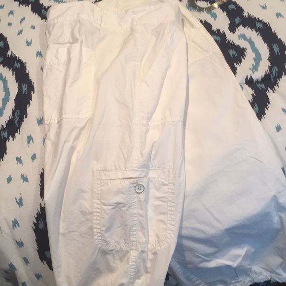 Ann Taylor LOFT Original Crop Cargo Shorts/Capris - Picture 4 of 6